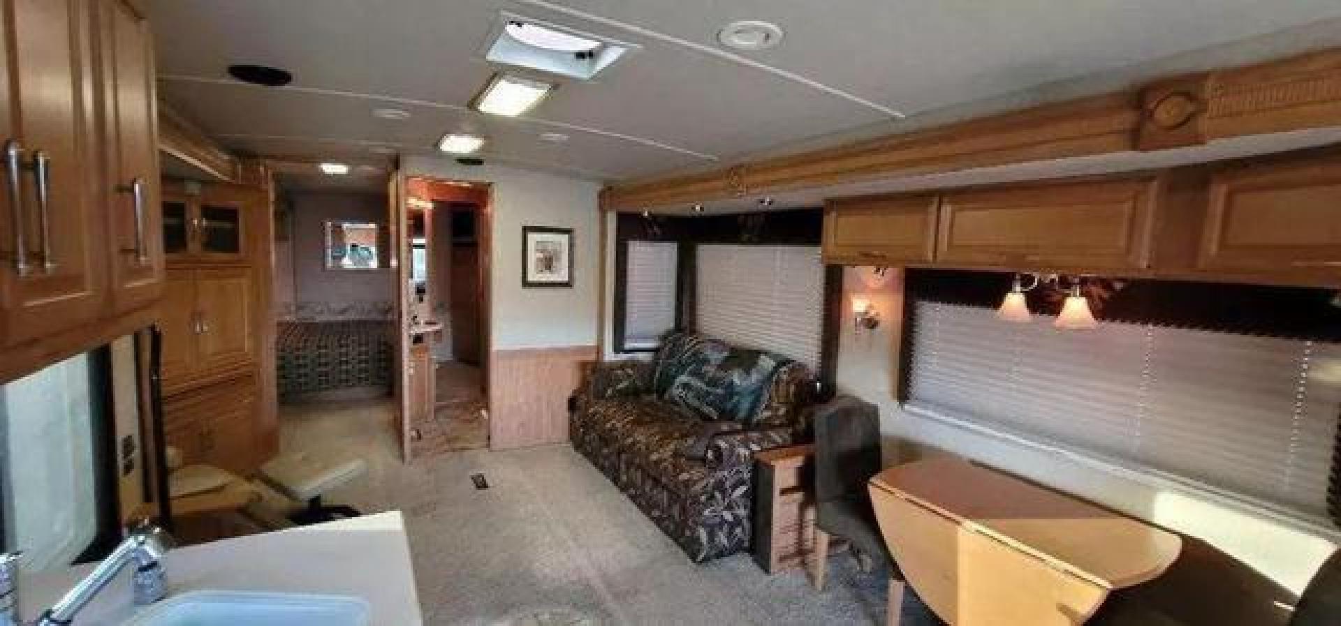 2006 No Color /No Color Winnebago ADVENTURER 4X2 Chassis (5B4MPA7G263) , Automatic, 10-Spd transmission, located at 607 W Columbia Drive, Kennewick, WA, 99336, (509) 987-1069, 46.216743, -119.126404 - Photo#9