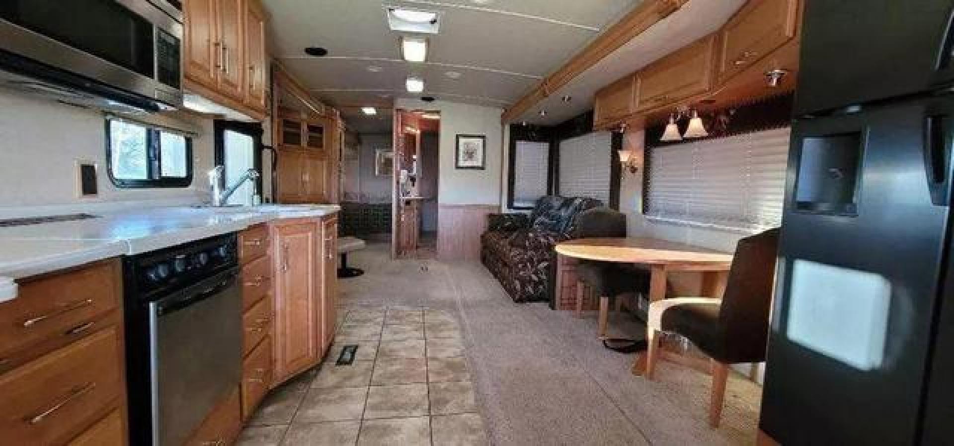 2006 No Color /No Color Winnebago ADVENTURER 4X2 Chassis (5B4MPA7G263) , Automatic, 10-Spd transmission, located at 607 W Columbia Drive, Kennewick, WA, 99336, (509) 987-1069, 46.216743, -119.126404 - Photo#10