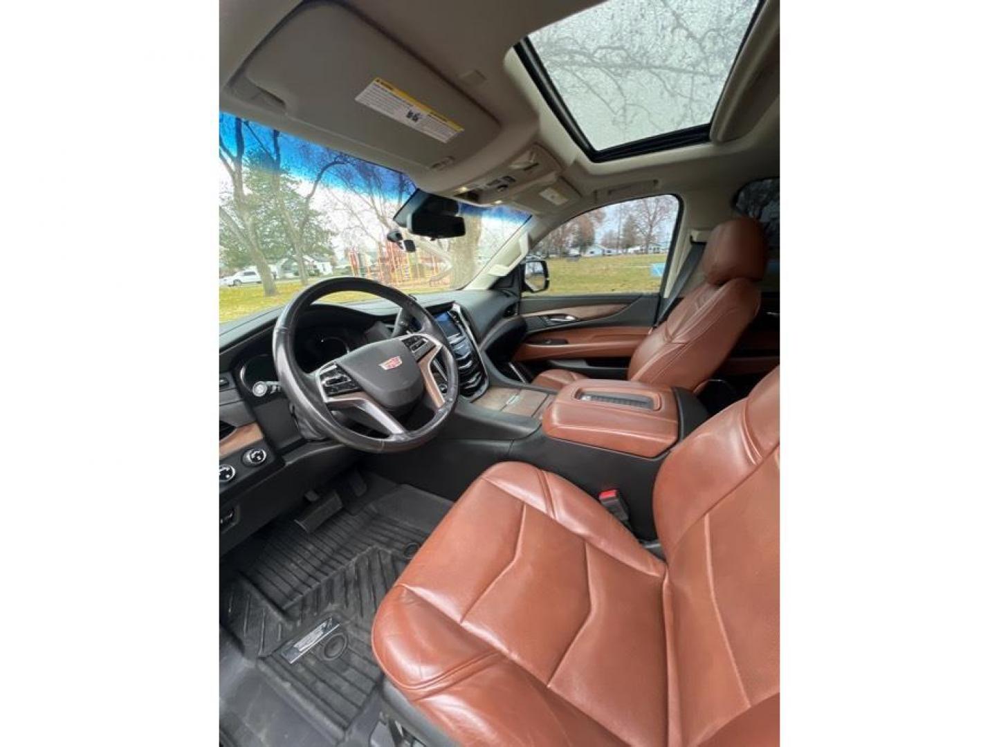 2019 No Color /No Color Cadillac Escalade (1GYS4CKJ9KR) with an V8, 6.2 Liter engine, Automatic, 10-Spd w/Overdrive transmission, located at 607 W Columbia Drive, Kennewick, WA, 99336, (509) 987-1069, 46.216743, -119.126404 - Photo#10