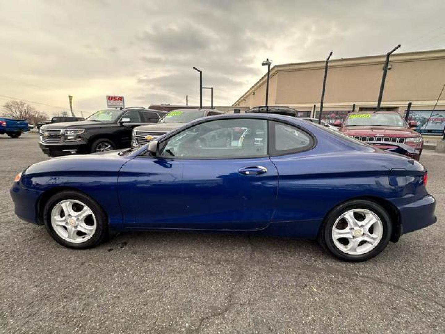 2001 No Color /No Color Hyundai Tiburon Hatchback Coupe 2D (KMHJG25F21U) with an 4-Cyl, 2.0 Liter engine, Automatic transmission, located at 607 W Columbia Drive, Kennewick, WA, 99336, (509) 987-1069, 46.216743, -119.126404 - Photo#7