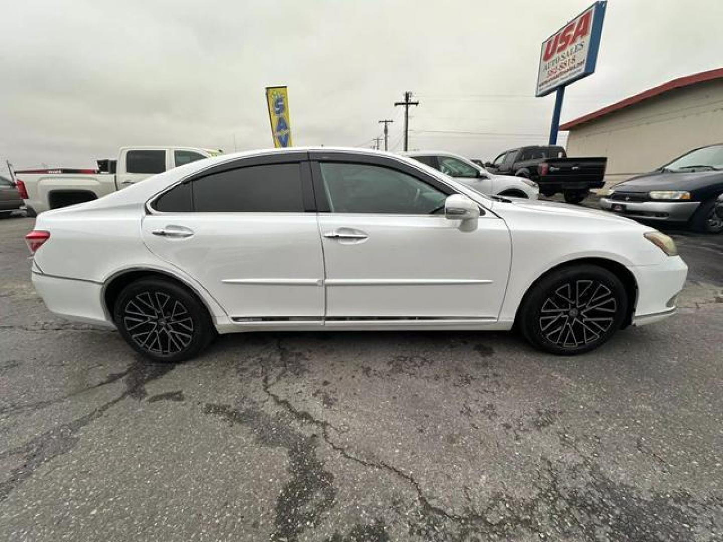 2012 No Color /No Color Lexus ES ES 350 Sedan 4D (JTHBK1EG4C2) with an V6, 3.5 Liter engine, Automatic, 6-Spd transmission, located at 607 W Columbia Drive, Kennewick, WA, 99336, (509) 987-1069, 46.216743, -119.126404 - Photo#3