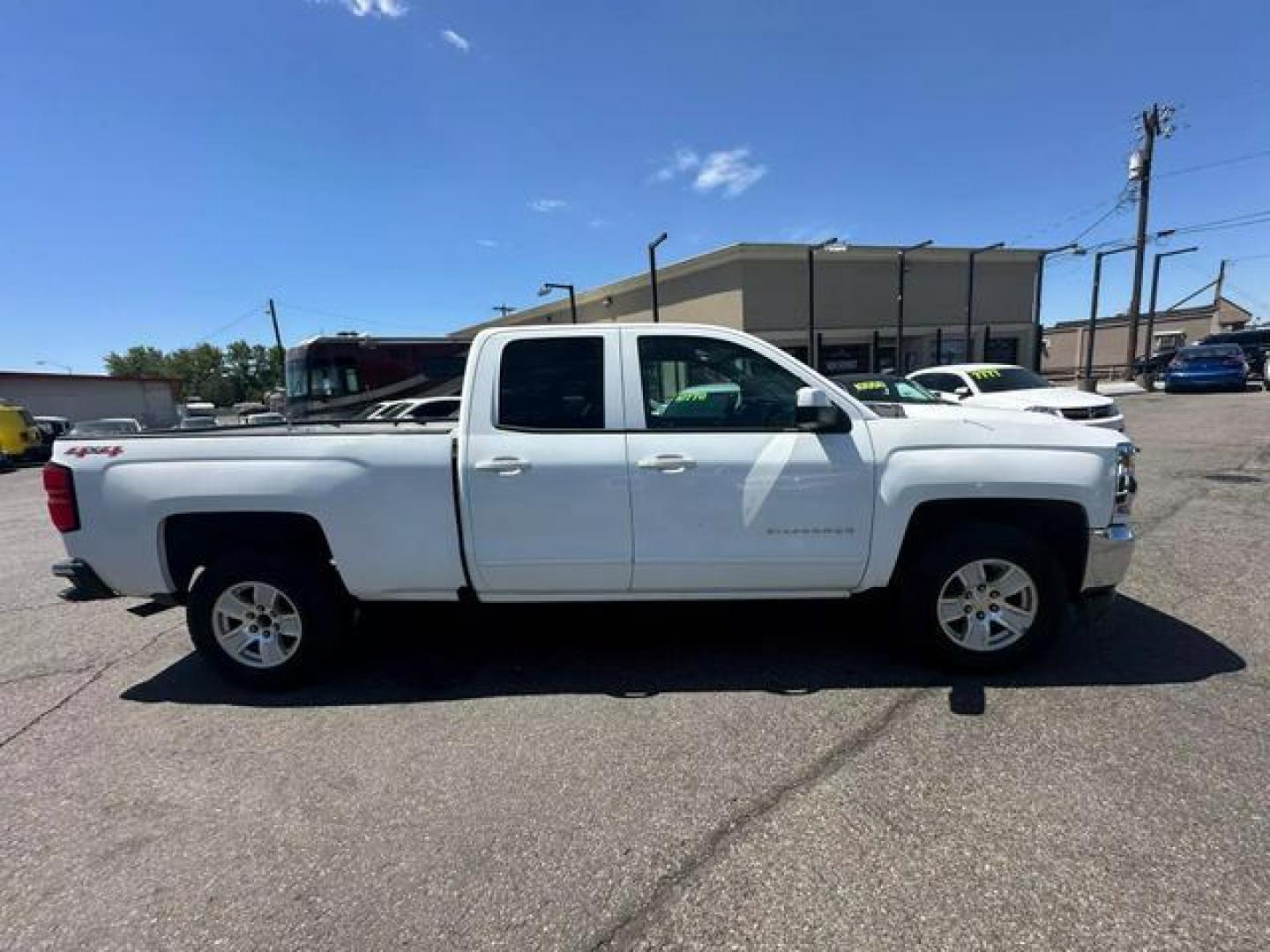 2017 White /No Color Chevrolet Silverado 1500 Double Cab LT Pickup 4D 6 1/2 ft (1GCVKREC6HZ) with an V8, EcoTec3, FF, 5.3L engine, Auto, 6-Spd HD Overdrive transmission, located at 607 W Columbia Drive, Kennewick, WA, 99336, (509) 987-1069, 46.216743, -119.126404 - Photo#3