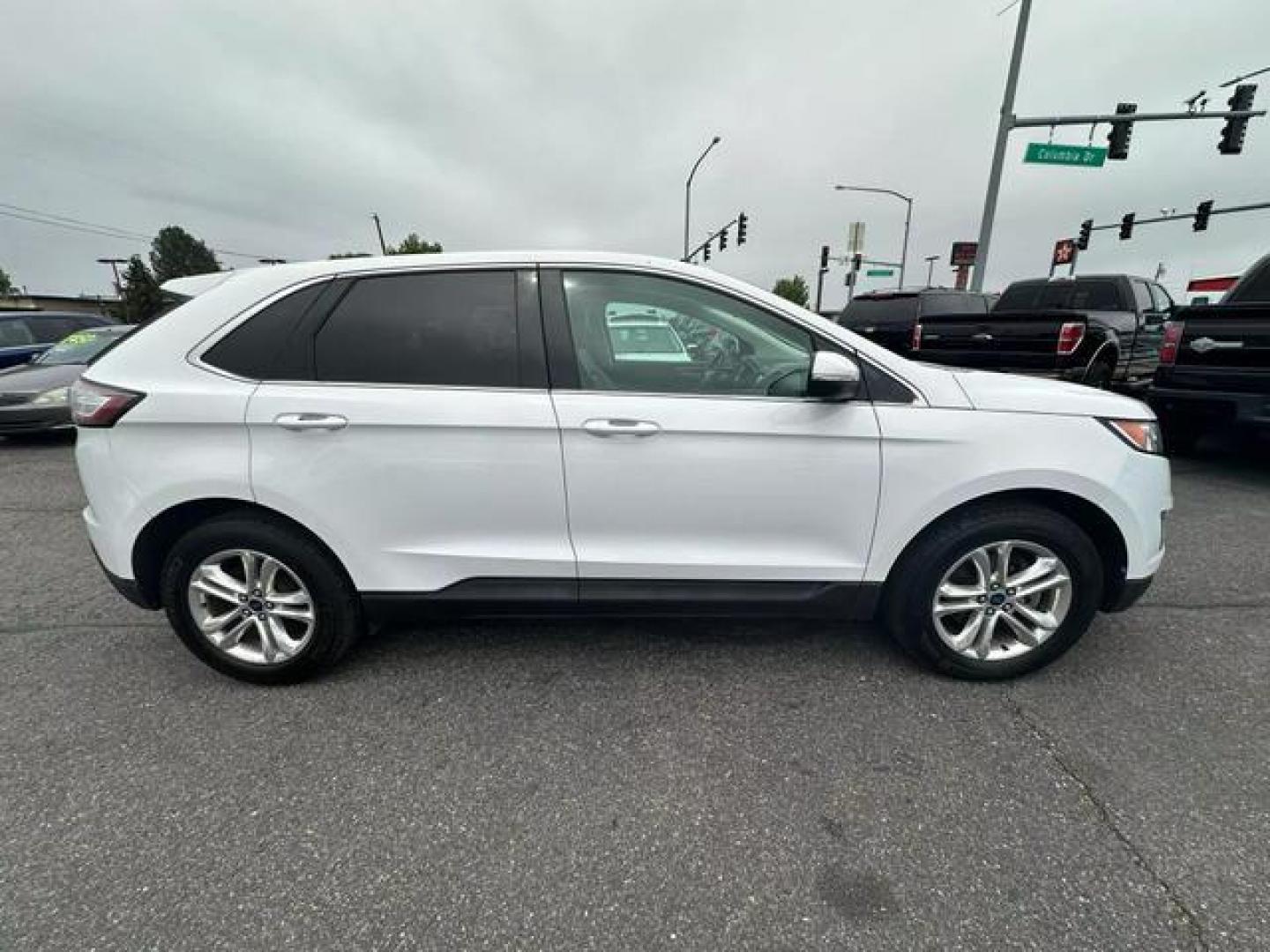 2018 White Ford Edge SEL Sport Utility 4D (2FMPK3J94JB) with an 4-Cyl, EcoBoost, 2.0L engine, Auto, 6-Spd SelShft transmission, located at 607 W Columbia Drive, Kennewick, WA, 99336, (509) 987-1069, 46.216743, -119.126404 - Photo#3