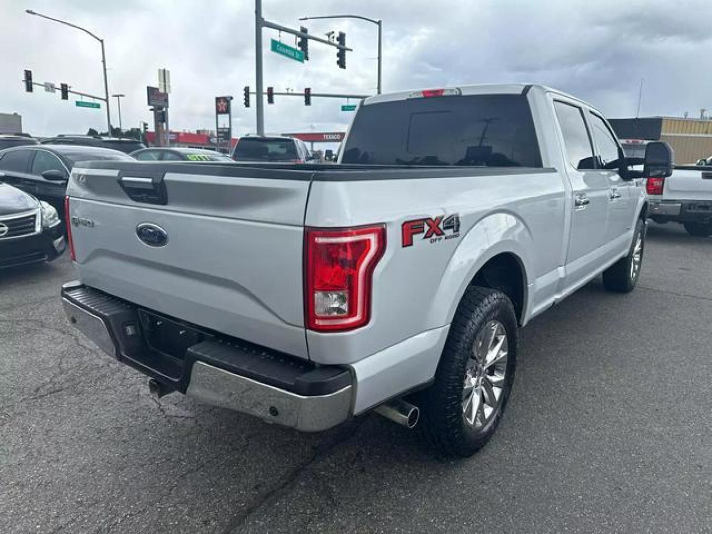 2016 Silver /No Color Ford F150 SuperCrew Cab XLT Pickup 4D 5 1/2 ft (1FTFW1EG1GK) with an V6, EcoBoost, TT, 3.5L engine, Automatic, 6-Spd transmission, located at 607 W Columbia Drive, Kennewick, WA, 99336, (509) 987-1069, 46.216743, -119.126404 - Photo#4