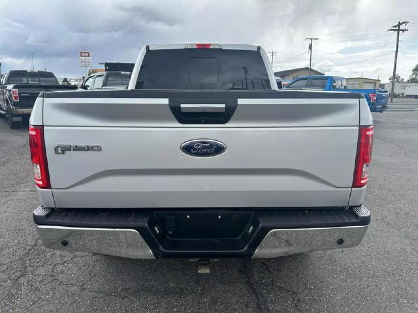 2016 Silver /No Color Ford F150 SuperCrew Cab XLT Pickup 4D 5 1/2 ft (1FTFW1EG1GK) with an V6, EcoBoost, TT, 3.5L engine, Automatic, 6-Spd transmission, located at 607 W Columbia Drive, Kennewick, WA, 99336, (509) 987-1069, 46.216743, -119.126404 - Photo#5