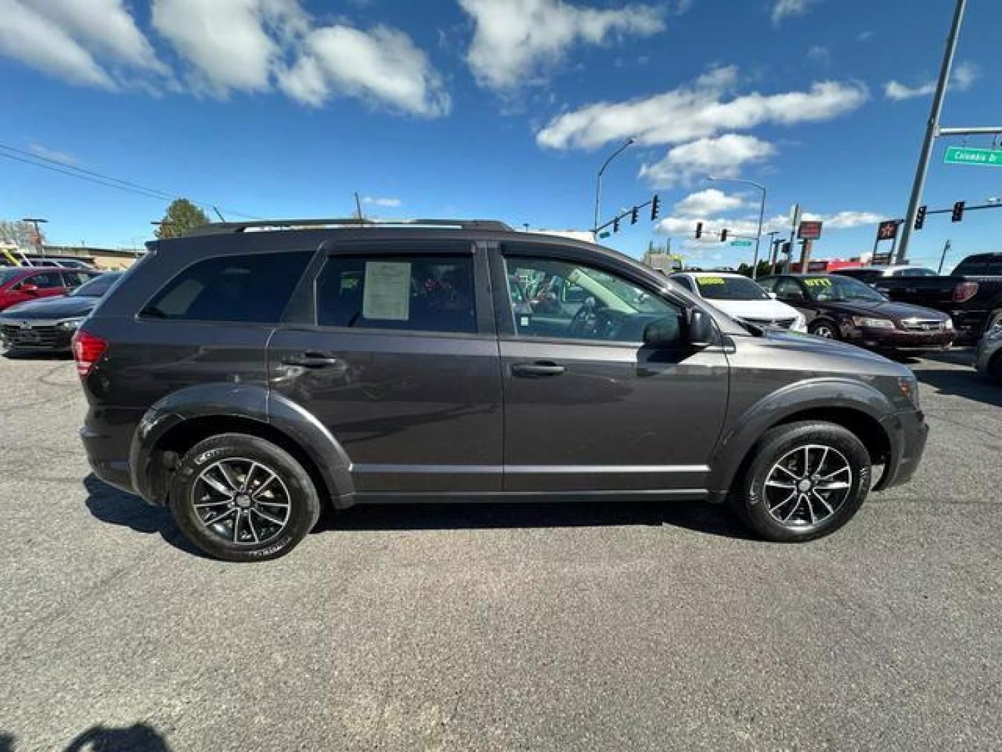 2017 Gray /No Color Dodge Journey SE Sport Utility 4D (3C4PDCAB7HT) with an 4-Cyl, 2.4 Liter engine, Auto, 4-Spd AutoStick transmission, located at 607 W Columbia Drive, Kennewick, WA, 99336, (509) 987-1069, 46.216743, -119.126404 - Photo#3