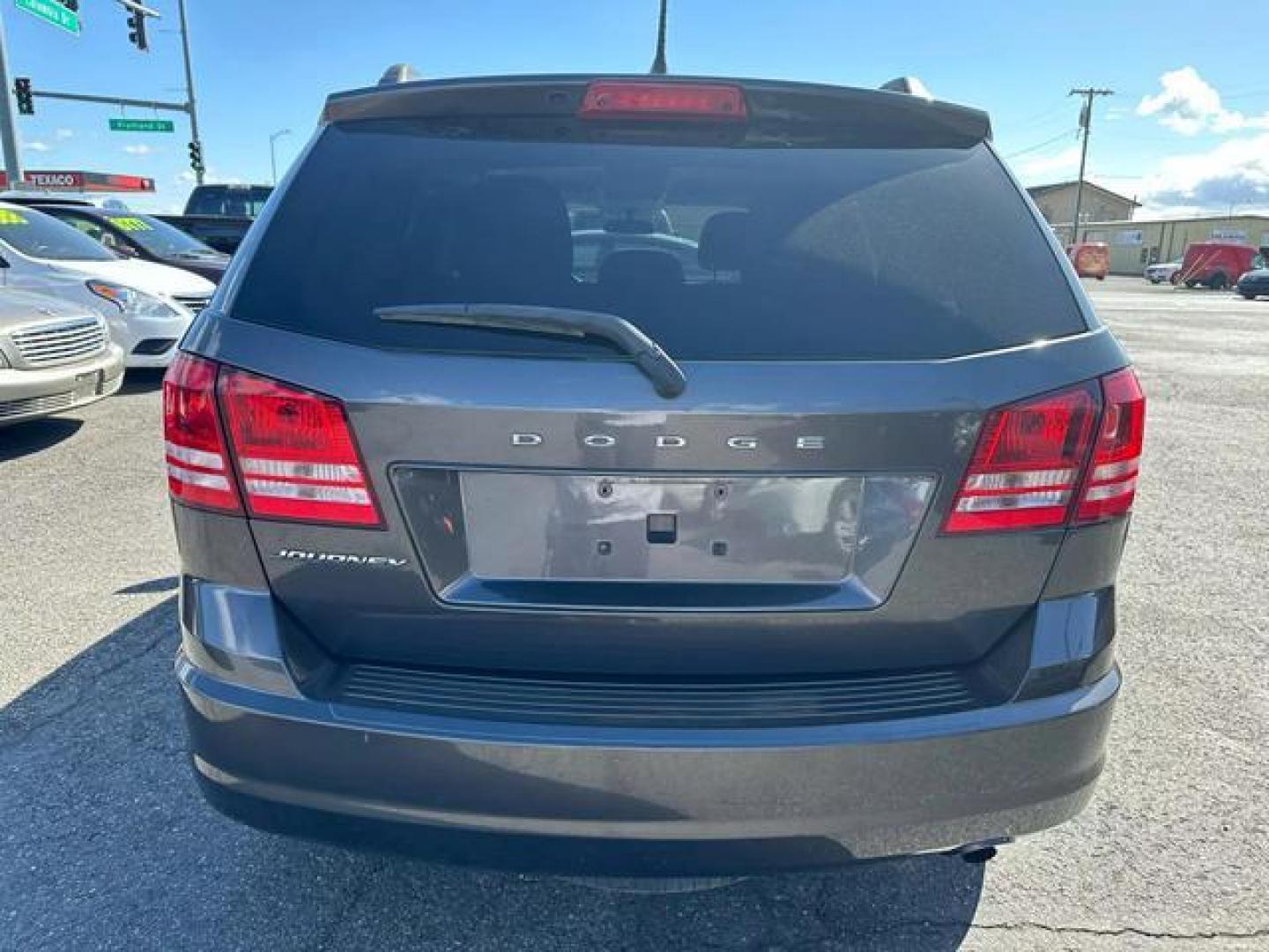 2017 Gray /No Color Dodge Journey SE Sport Utility 4D (3C4PDCAB7HT) with an 4-Cyl, 2.4 Liter engine, Auto, 4-Spd AutoStick transmission, located at 607 W Columbia Drive, Kennewick, WA, 99336, (509) 987-1069, 46.216743, -119.126404 - Photo#5