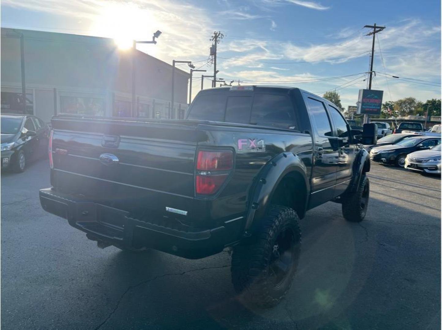 2014 Black /No Color Ford F150 SuperCrew Cab (1FTFW1ET4EF) with an V6, EcoBoost, 3.5L engine, Automatic, 6-Spd transmission, located at 607 W Columbia Drive, Kennewick, WA, 99336, (509) 987-1069, 46.216743, -119.126404 - Photo#4