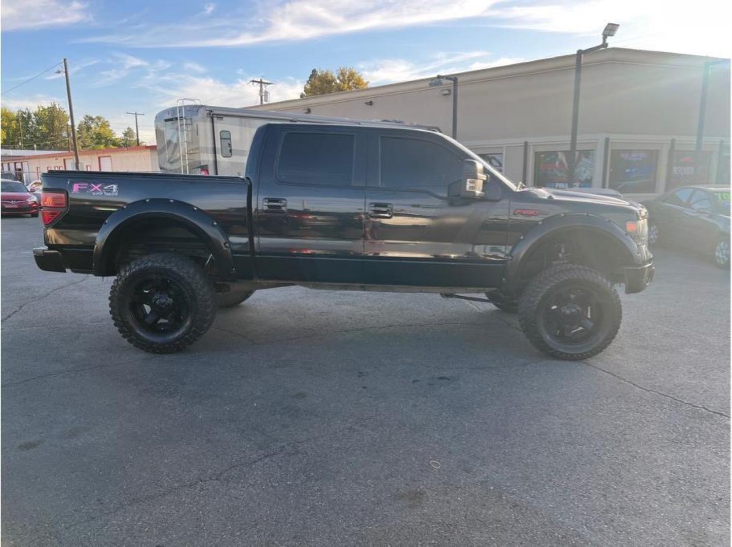 2014 Black /No Color Ford F150 SuperCrew Cab (1FTFW1ET4EF) with an V6, EcoBoost, 3.5L engine, Automatic, 6-Spd transmission, located at 607 W Columbia Drive, Kennewick, WA, 99336, (509) 987-1069, 46.216743, -119.126404 - Photo#5