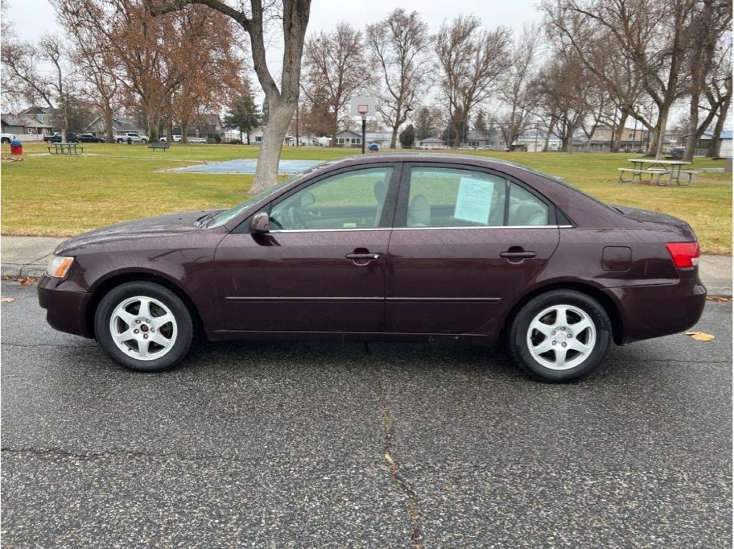 2006 No Color /No Color Hyundai Sonata LX Sedan 4D (5NPEU46F26H) with an V6, 3.3 Liter engine, Automatic transmission, located at 607 W Columbia Drive, Kennewick, WA, 99336, (509) 987-1069, 46.216743, -119.126404 - Photo#7