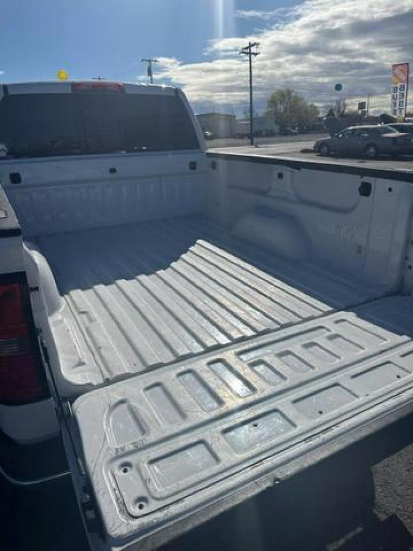 2015 White /No Color GMC Sierra 1500 Double Cab SLE Pickup 4D 6 1/2 ft (1GTV2UEC2FZ) with an V8, EcoTec3, 5.3L engine, Automatic, 6-Spd HD w/Overdrive transmission, located at 607 W Columbia Drive, Kennewick, WA, 99336, (509) 987-1069, 46.216743, -119.126404 - Photo#17