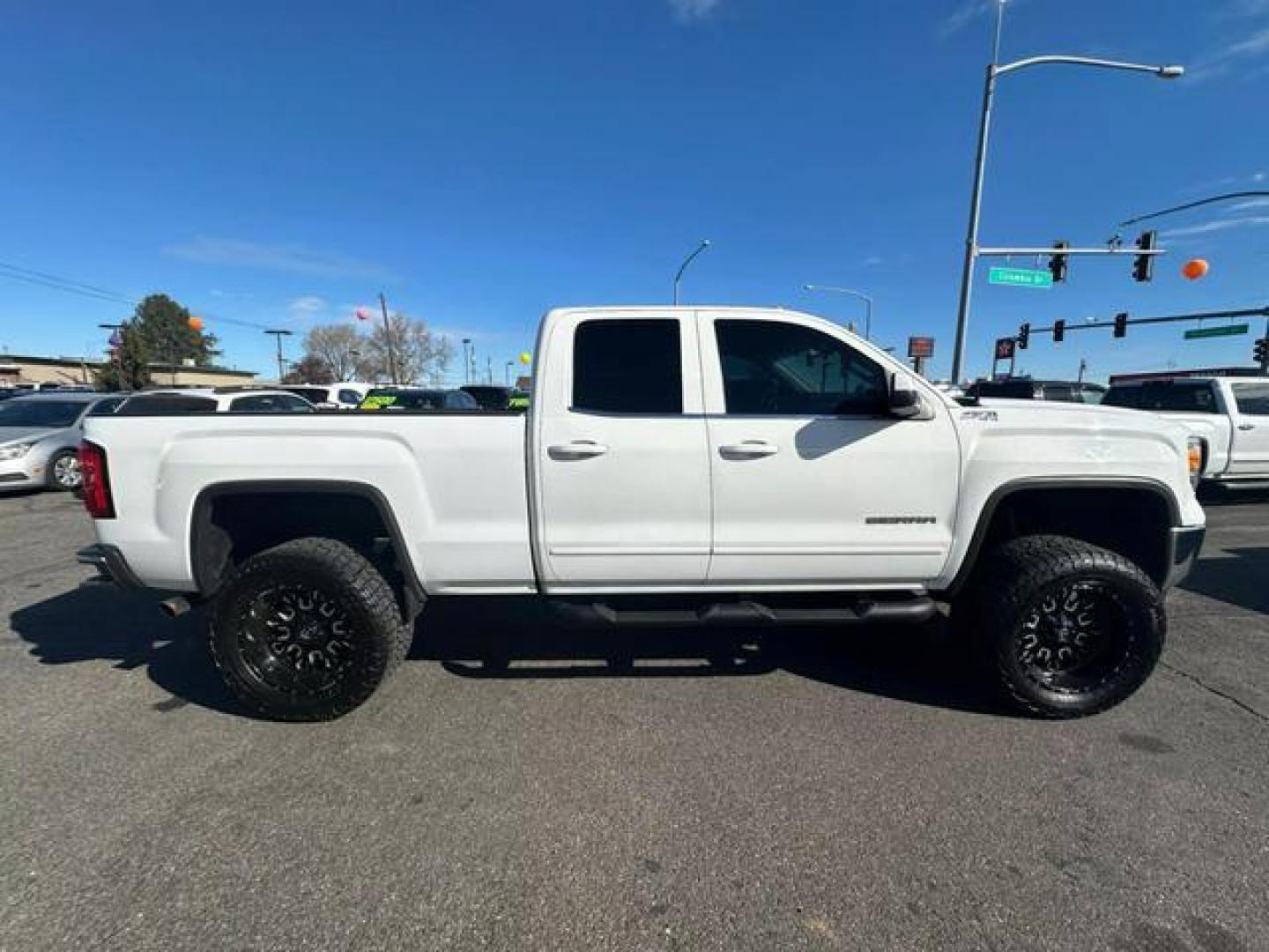 2015 White /No Color GMC Sierra 1500 Double Cab SLE Pickup 4D 6 1/2 ft (1GTV2UEC2FZ) with an V8, EcoTec3, 5.3L engine, Automatic, 6-Spd HD w/Overdrive transmission, located at 607 W Columbia Drive, Kennewick, WA, 99336, (509) 987-1069, 46.216743, -119.126404 - Photo#3