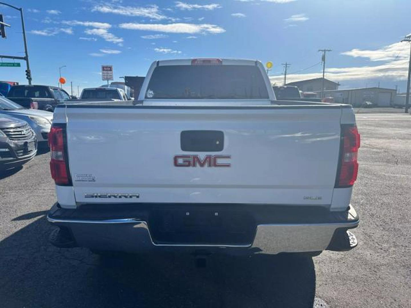 2015 White /No Color GMC Sierra 1500 Double Cab SLE Pickup 4D 6 1/2 ft (1GTV2UEC2FZ) with an V8, EcoTec3, 5.3L engine, Automatic, 6-Spd HD w/Overdrive transmission, located at 607 W Columbia Drive, Kennewick, WA, 99336, (509) 987-1069, 46.216743, -119.126404 - Photo#5