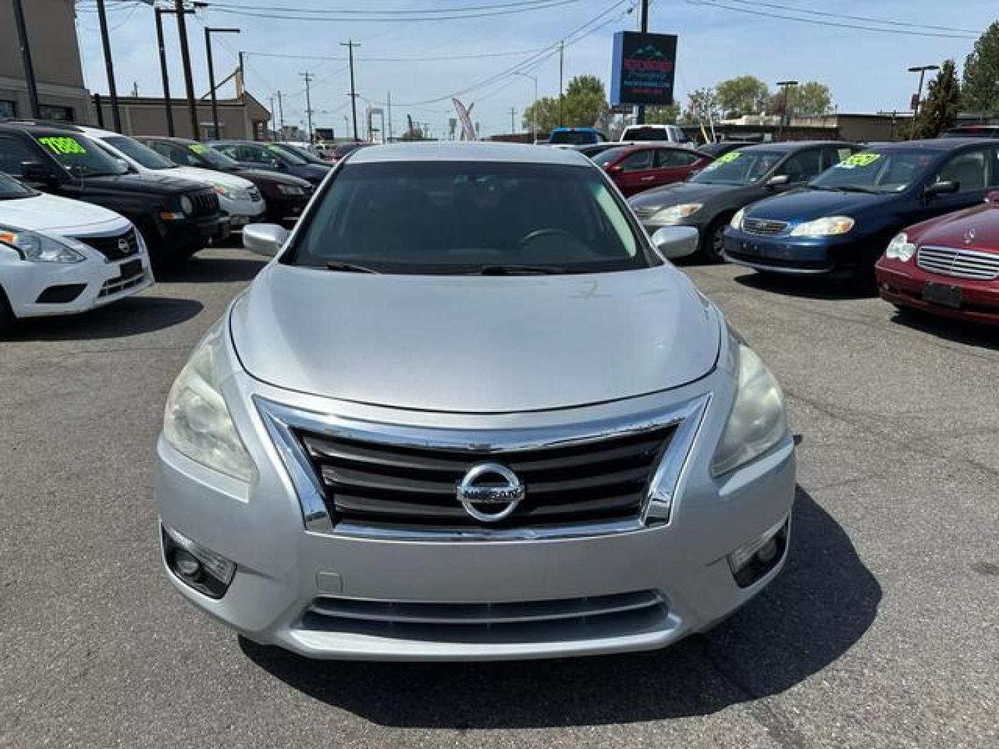 2015 No Color /No Color Nissan Altima 2.5 SV Sedan 4D (1N4AL3AP2FC) with an 4-Cyl, 2.5 Liter engine, Automatic, Xtronic CVT transmission, located at 607 W Columbia Drive, Kennewick, WA, 99336, (509) 987-1069, 46.216743, -119.126404 - Photo#3