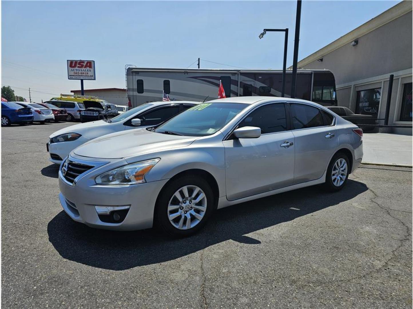 2015 No Color /No Color Nissan Altima 2.5 SV Sedan 4D (1N4AL3AP2FC) with an 4-Cyl, 2.5 Liter engine, Automatic, Xtronic CVT transmission, located at 607 W Columbia Drive, Kennewick, WA, 99336, (509) 987-1069, 46.216743, -119.126404 - Photo#1