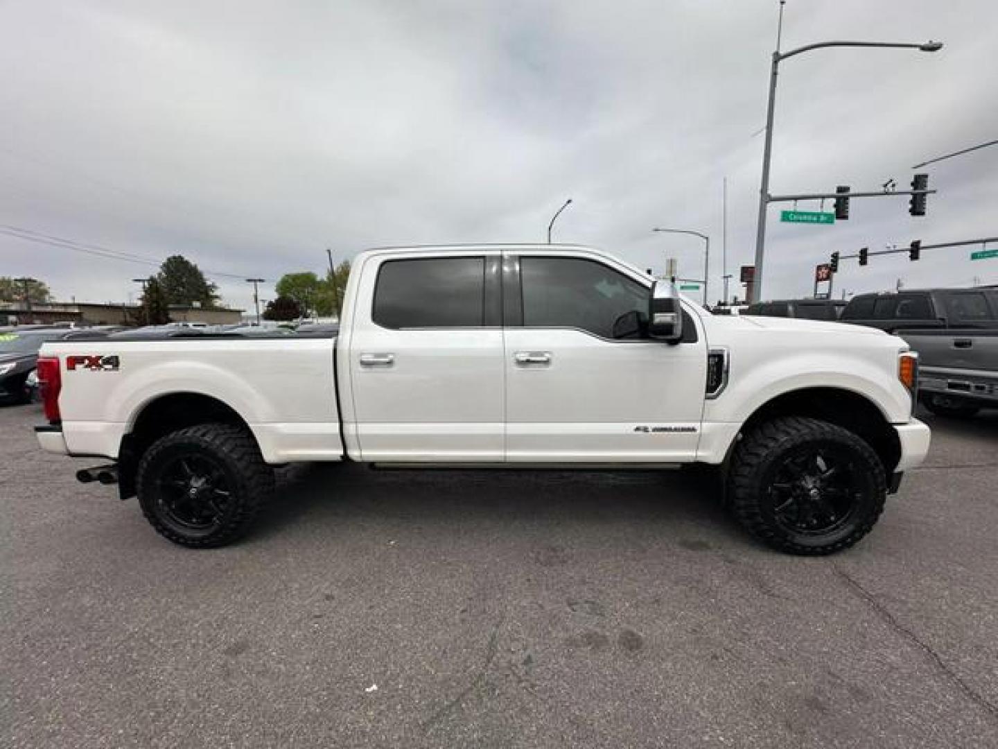 2017 White /No Color Ford F350 Super Duty Crew Cab Platinum Pickup 4D 6 3/4 ft (1FT8W3BT6HE) with an V8, Turbo Diesel, 6.7 Liter engine, Auto, HD 6-Spd SelShft transmission, located at 607 W Columbia Drive, Kennewick, WA, 99336, (509) 987-1069, 46.216743, -119.126404 - Photo#3