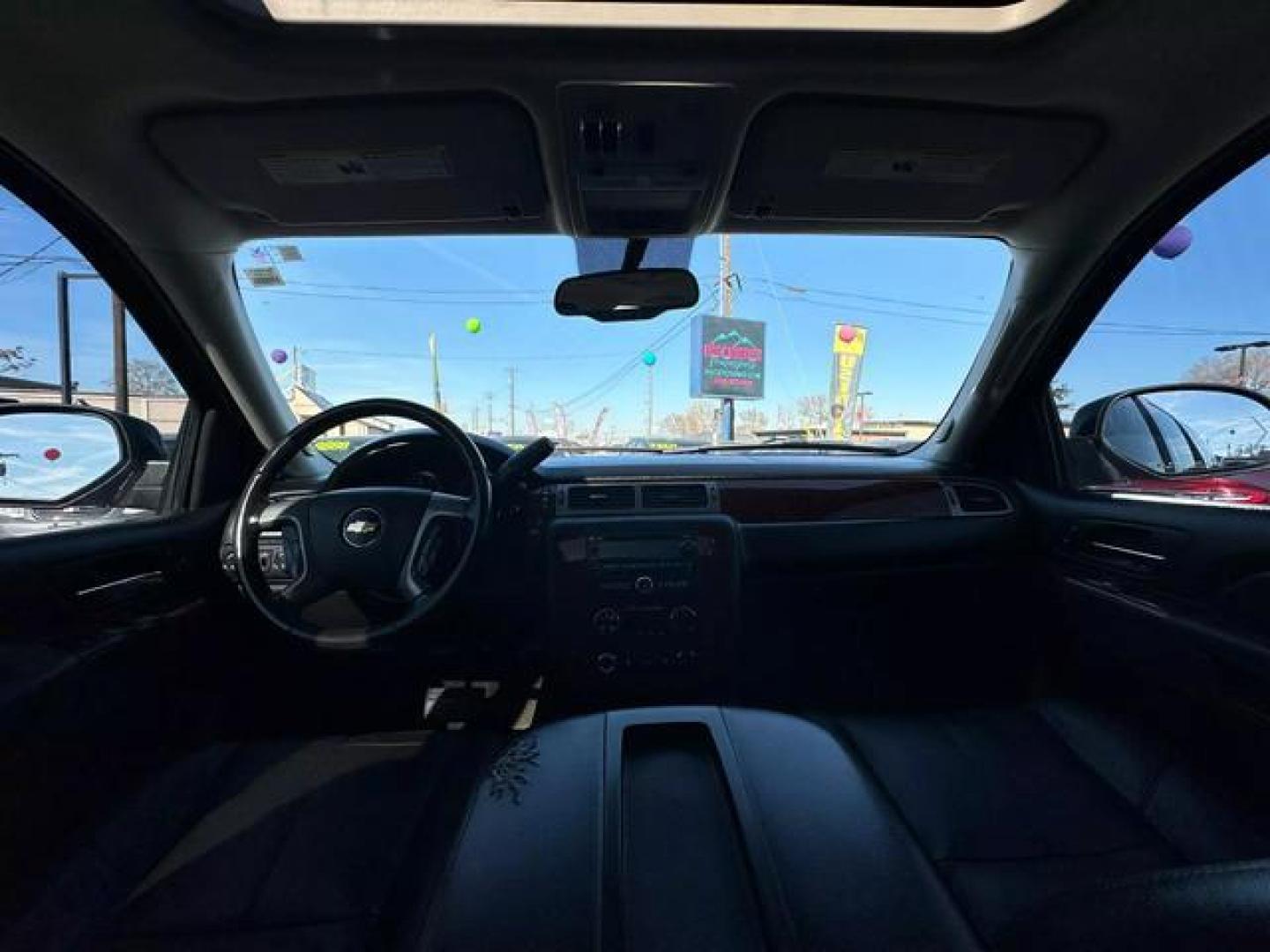 2012 Chevrolet Suburban 1500 LT Sport Utility 4D (1GNSKJE79CR) with an V8, Flex Fuel, 5.3 Liter engine, Automatic, 6-Spd HD w/Overdrive transmission, located at 607 W Columbia Drive, Kennewick, WA, 99336, (509) 987-1069, 46.216743, -119.126404 - Photo#20