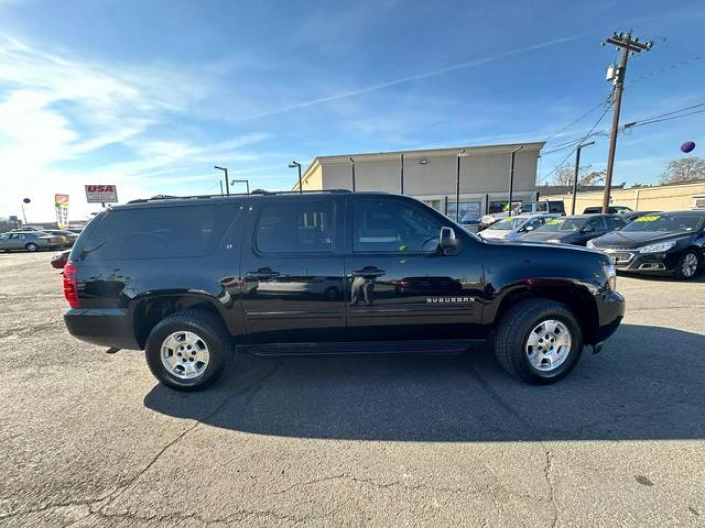 2012 Chevrolet Suburban 1500 LT Sport Utility 4D (1GNSKJE79CR) with an V8, Flex Fuel, 5.3 Liter engine, Automatic, 6-Spd HD w/Overdrive transmission, located at 607 W Columbia Drive, Kennewick, WA, 99336, (509) 987-1069, 46.216743, -119.126404 - Photo#3