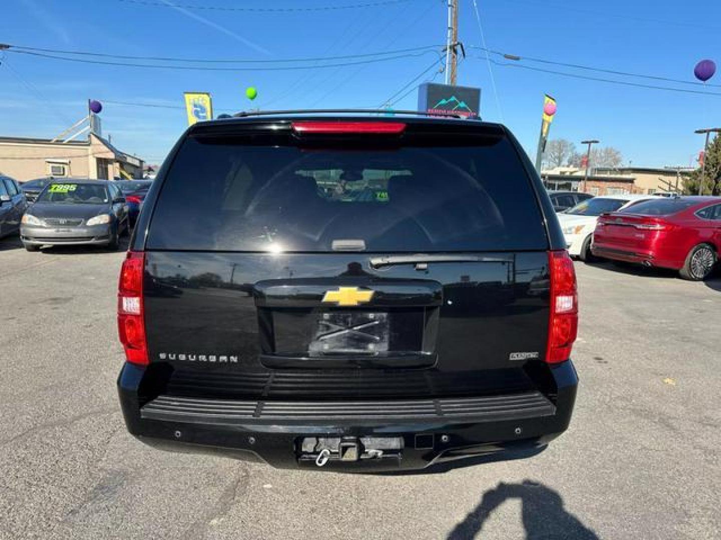 2012 Chevrolet Suburban 1500 LT Sport Utility 4D (1GNSKJE79CR) with an V8, Flex Fuel, 5.3 Liter engine, Automatic, 6-Spd HD w/Overdrive transmission, located at 607 W Columbia Drive, Kennewick, WA, 99336, (509) 987-1069, 46.216743, -119.126404 - Photo#5