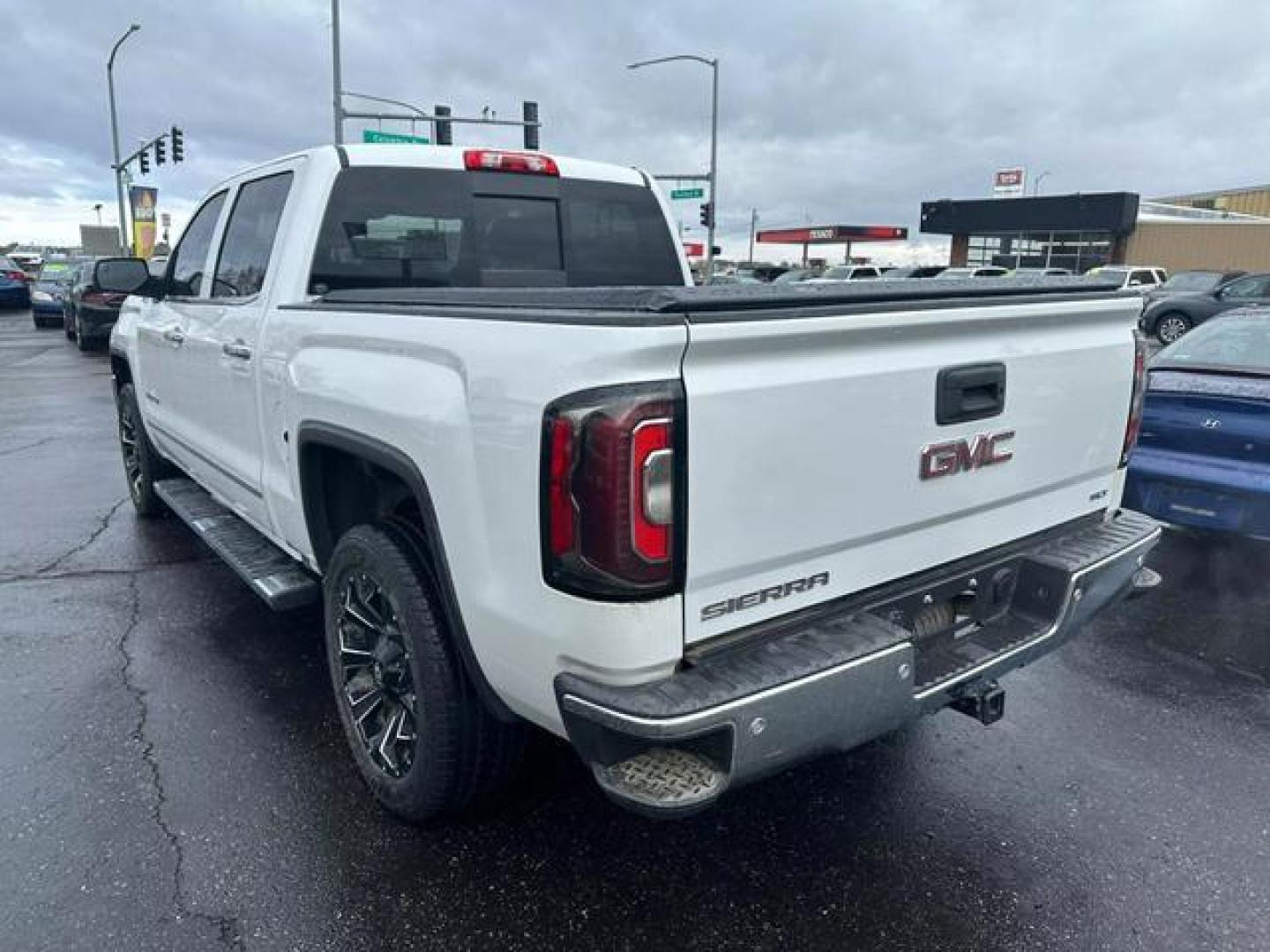 2017 No Color /No Color GMC Sierra 1500 Crew Cab SLT Pickup 4D 5 3/4 ft (3GTU2NEC1HG) with an V8, EcoTec3, 5.3 Liter engine, Auto, 6-Spd HD Overdrive transmission, located at 607 W Columbia Drive, Kennewick, WA, 99336, (509) 987-1069, 46.216743, -119.126404 - Photo#6