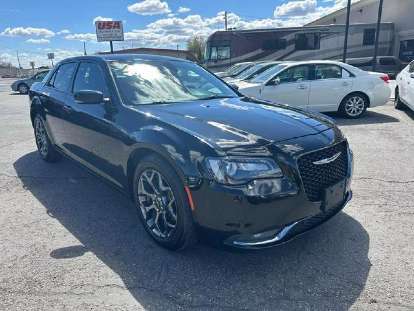 2016 Black /No Color Chrysler 300 300S Sedan 4D (2C3CCAGG8GH) with an V6, Flex Fuel, 3.6 Liter engine, Automatic, 8-Spd transmission, located at 607 W Columbia Drive, Kennewick, WA, 99336, (509) 987-1069, 46.216743, -119.126404 - Photo#2