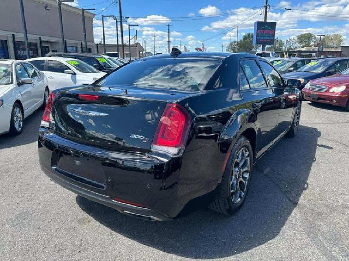 2016 Black /No Color Chrysler 300 300S Sedan 4D (2C3CCAGG8GH) with an V6, Flex Fuel, 3.6 Liter engine, Automatic, 8-Spd transmission, located at 607 W Columbia Drive, Kennewick, WA, 99336, (509) 987-1069, 46.216743, -119.126404 - Photo#4