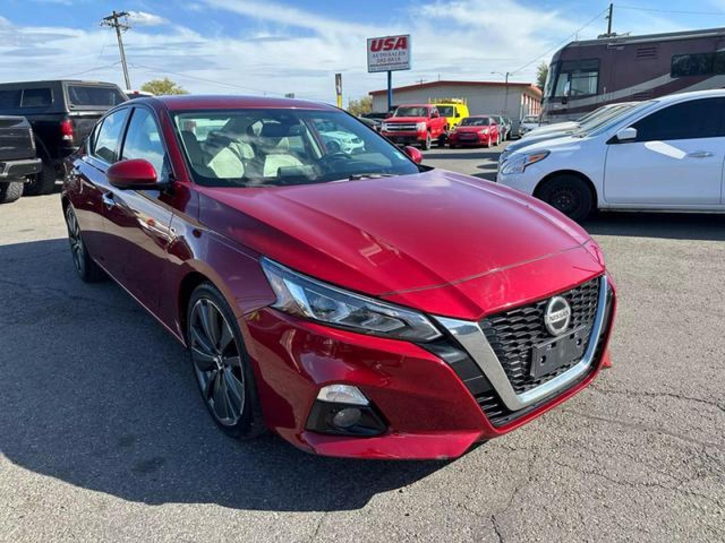 2019 Red /No Color Nissan Altima 2.5 Platinum Sedan 4D (1N4BL4FV7KC) with an 4-Cyl, 2.5 Liter engine, Automatic, Xtronic CVT transmission, located at 607 W Columbia Drive, Kennewick, WA, 99336, (509) 987-1069, 46.216743, -119.126404 - Photo#0