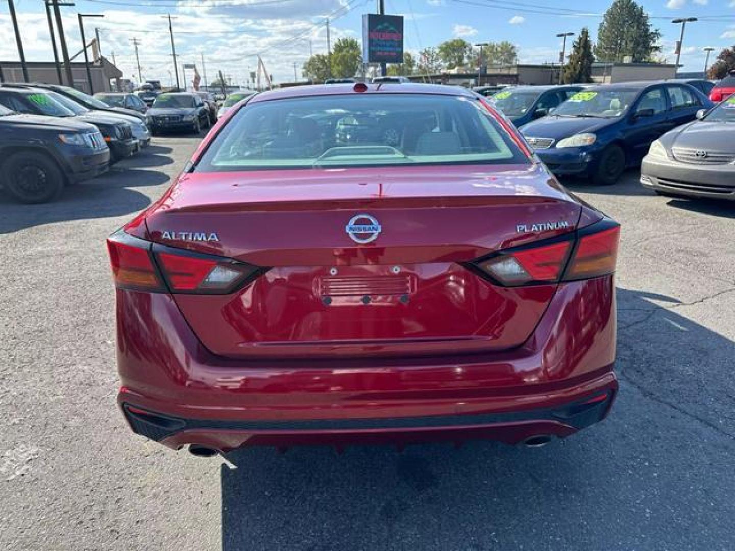 2019 Red /No Color Nissan Altima 2.5 Platinum Sedan 4D (1N4BL4FV7KC) with an 4-Cyl, 2.5 Liter engine, Automatic, Xtronic CVT transmission, located at 607 W Columbia Drive, Kennewick, WA, 99336, (509) 987-1069, 46.216743, -119.126404 - Photo#5