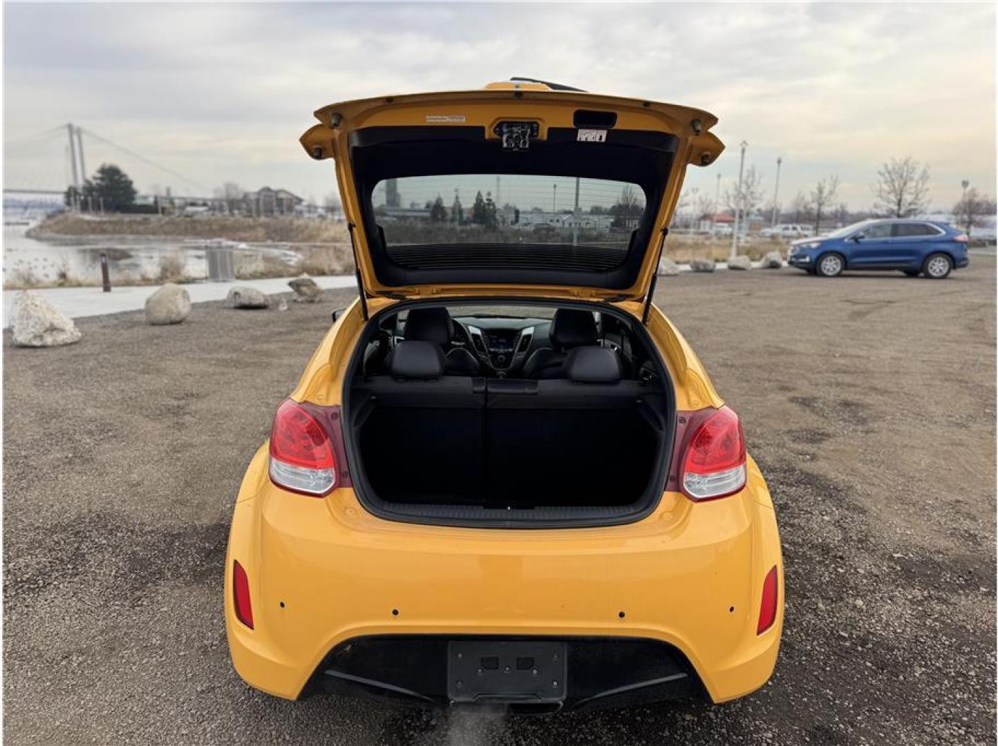 2013 Yellow /No Color Hyundai Veloster Coupe 3D (KMHTC6AD4DU) with an 4-Cyl, 1.6 Liter engine, Auto, 6-Spd EcoShft DCT transmission, located at 607 W Columbia Drive, Kennewick, WA, 99336, (509) 987-1069, 46.216743, -119.126404 - Photo#13