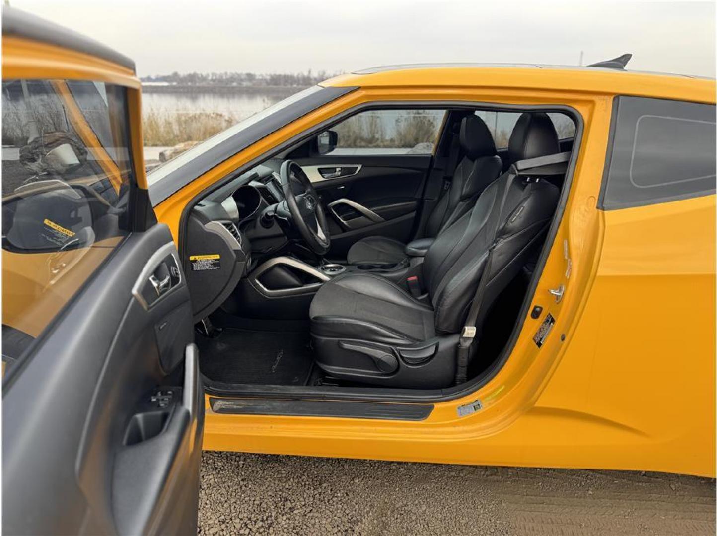 2013 Yellow /No Color Hyundai Veloster Coupe 3D (KMHTC6AD4DU) with an 4-Cyl, 1.6 Liter engine, Auto, 6-Spd EcoShft DCT transmission, located at 607 W Columbia Drive, Kennewick, WA, 99336, (509) 987-1069, 46.216743, -119.126404 - Photo#2