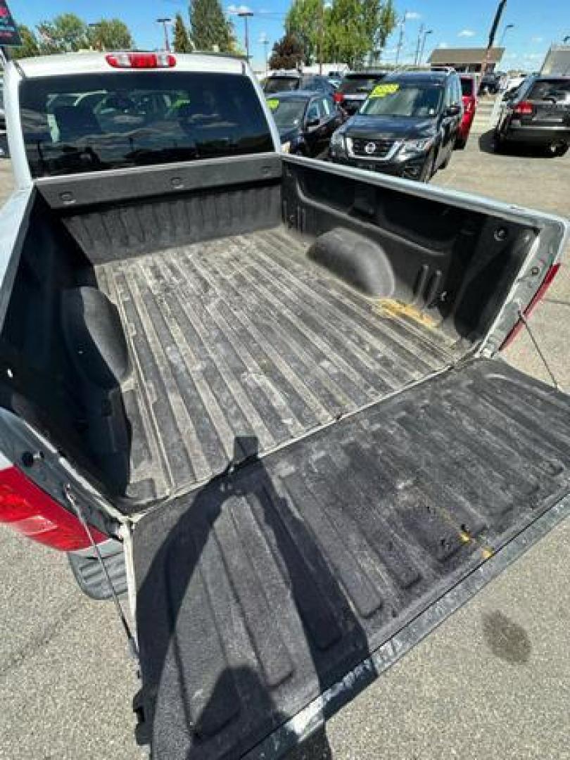 2011 Silver /No Color Chevrolet Silverado 1500 Extended Cab LS Pickup 4D 6 1/2 ft (1GCRCREA6BZ) with an V8, Flex Fuel, 4.8 Liter engine, Automatic, 4-Spd w/Overdrive transmission, located at 607 W Columbia Drive, Kennewick, WA, 99336, (509) 987-1069, 46.216743, -119.126404 - Photo#16