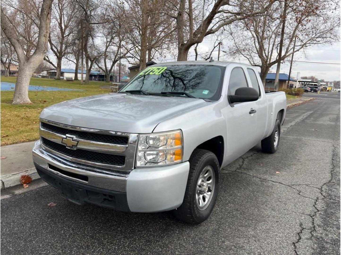 2011 Silver /No Color Chevrolet Silverado 1500 Extended Cab LS Pickup 4D 6 1/2 ft (1GCRCREA6BZ) with an V8, Flex Fuel, 4.8 Liter engine, Automatic, 4-Spd w/Overdrive transmission, located at 607 W Columbia Drive, Kennewick, WA, 99336, (509) 987-1069, 46.216743, -119.126404 - Photo#0