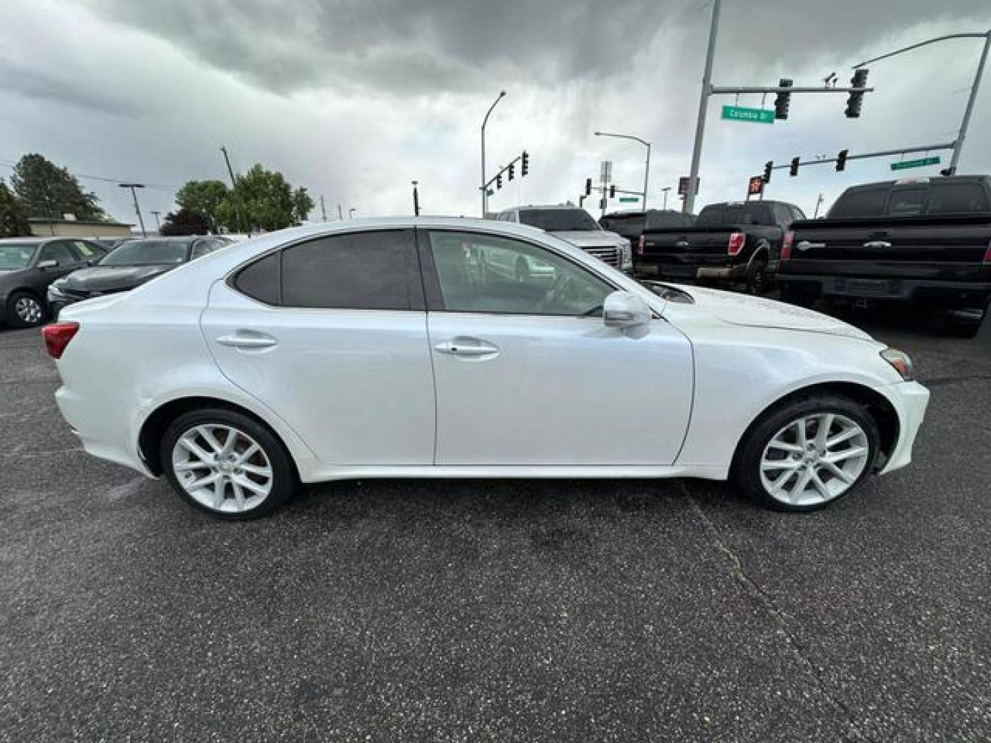 2011 No Color /No Color Lexus IS IS 350 Sedan 4D (JTHCE5C23B5) with an V6, 3.5 Liter engine, Automatic, 6-Spd w/Overdrive transmission, located at 607 W Columbia Drive, Kennewick, WA, 99336, (509) 987-1069, 46.216743, -119.126404 - Photo#3