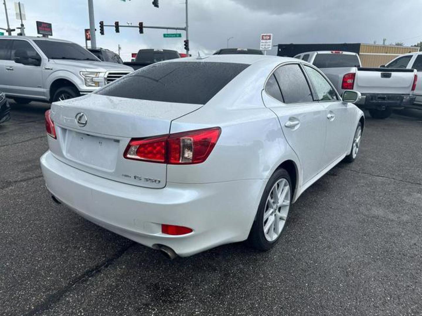 2011 No Color /No Color Lexus IS IS 350 Sedan 4D (JTHCE5C23B5) with an V6, 3.5 Liter engine, Automatic, 6-Spd w/Overdrive transmission, located at 607 W Columbia Drive, Kennewick, WA, 99336, (509) 987-1069, 46.216743, -119.126404 - Photo#4