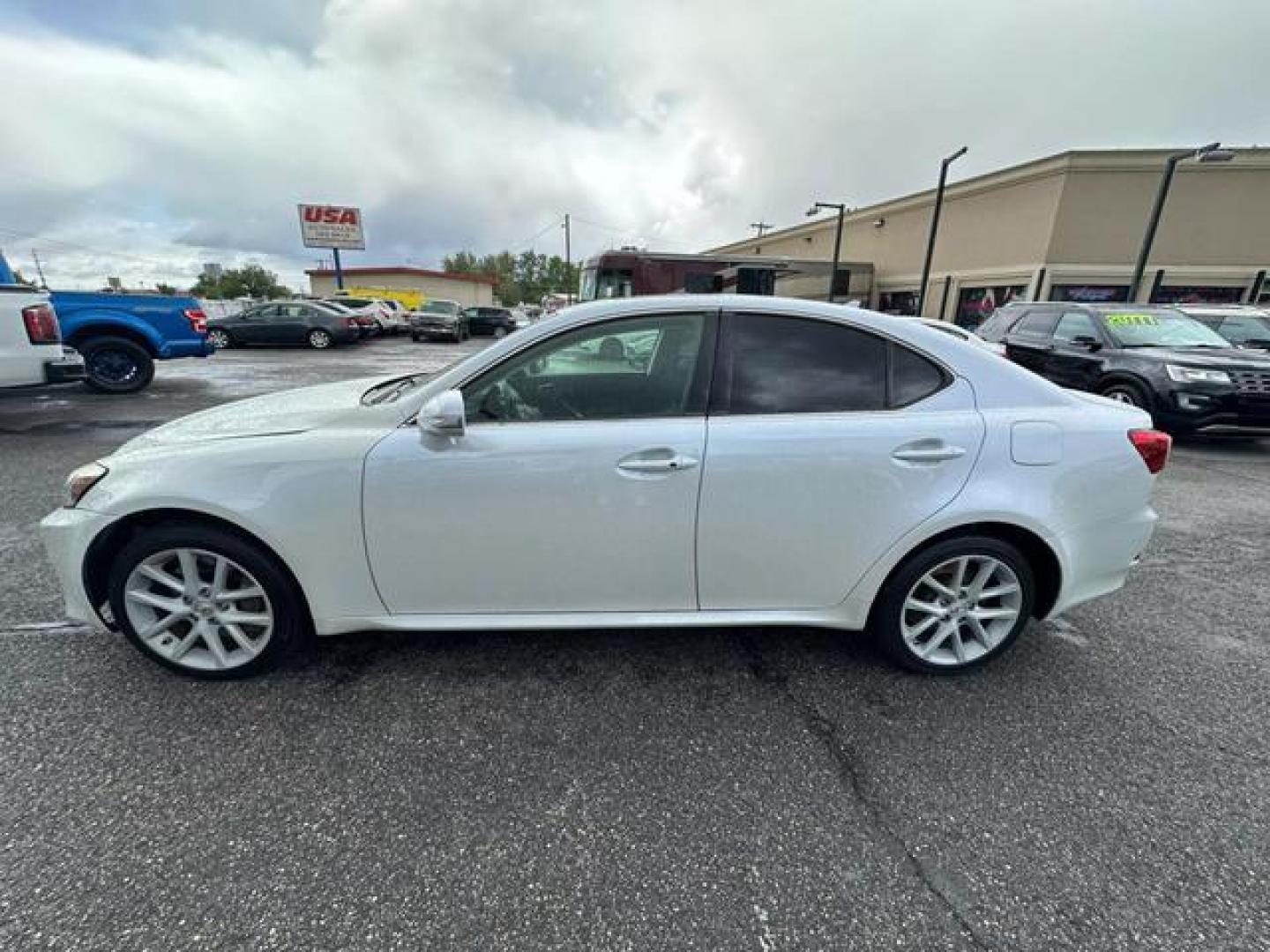 2011 No Color /No Color Lexus IS IS 350 Sedan 4D (JTHCE5C23B5) with an V6, 3.5 Liter engine, Automatic, 6-Spd w/Overdrive transmission, located at 607 W Columbia Drive, Kennewick, WA, 99336, (509) 987-1069, 46.216743, -119.126404 - Photo#7