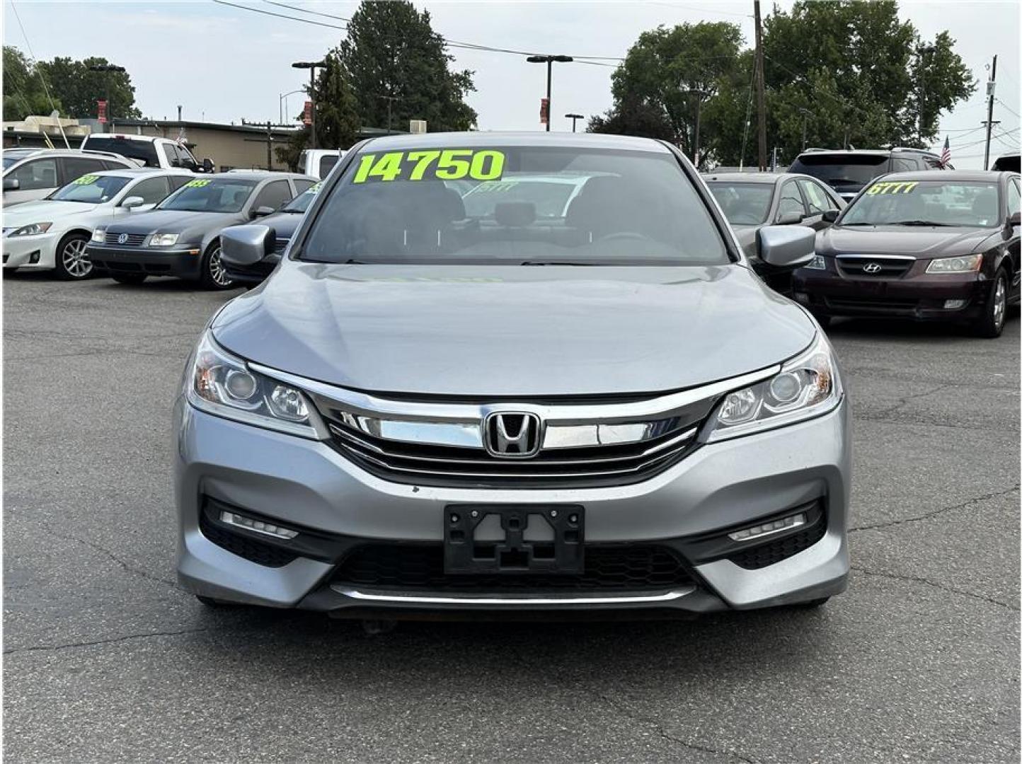 2017 Silver /No Color Honda Accord Sport SE Sedan 4D (1HGCR2F14HA) with an 4-Cyl, i-VTEC, 2.4 Liter engine, Auto, CVT w/Sport Mode transmission, located at 607 W Columbia Drive, Kennewick, WA, 99336, (509) 987-1069, 46.216743, -119.126404 - Photo#1