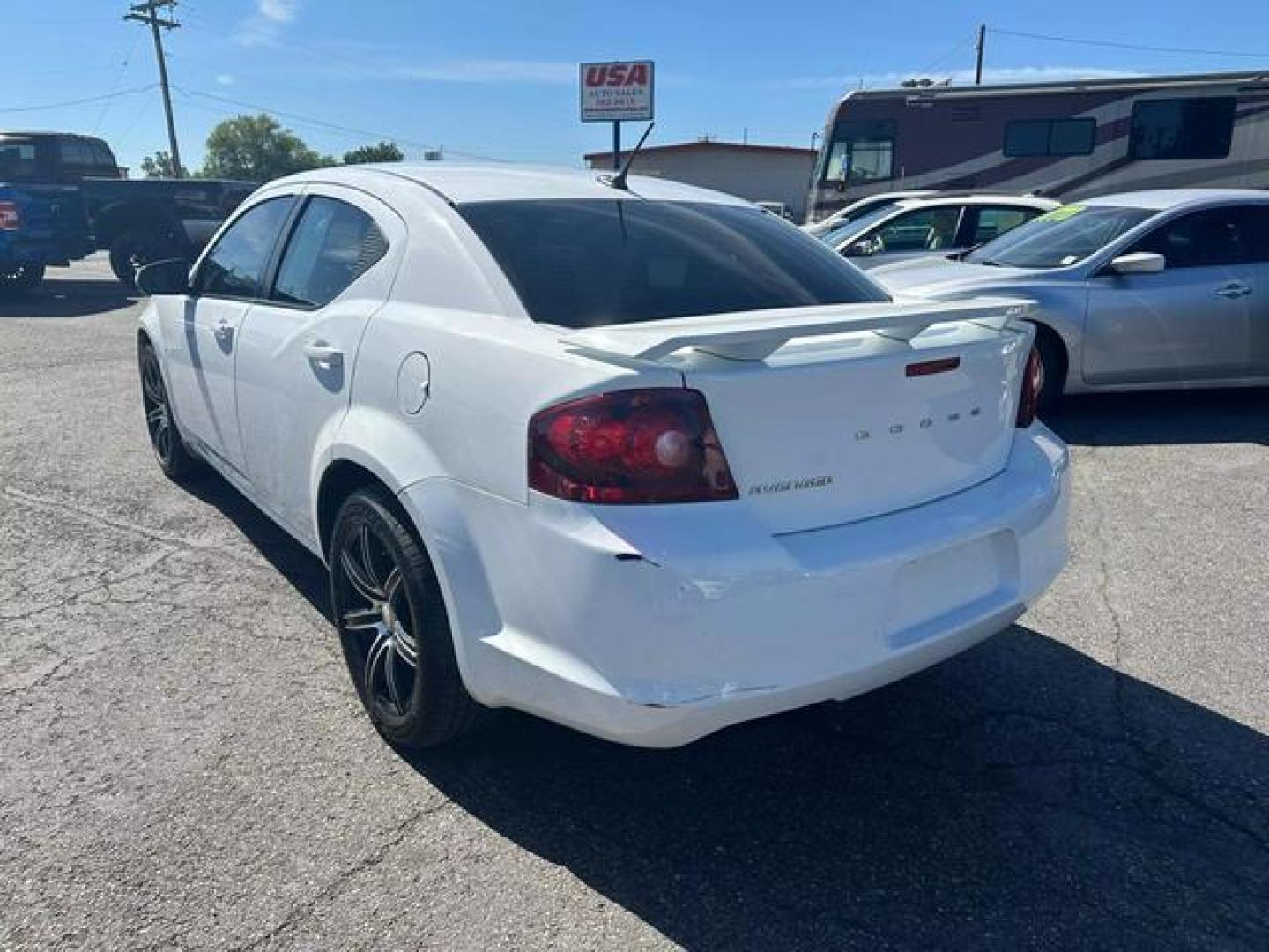 2011 White /No Color Dodge Avenger Mainstreet Sedan 4D (1B3BD1FB6BN) with an 4-Cyl, PZEV, 2.4 Liter engine, Automatic, 4-Spd w/Overdrive transmission, located at 607 W Columbia Drive, Kennewick, WA, 99336, (509) 987-1069, 46.216743, -119.126404 - Photo#6