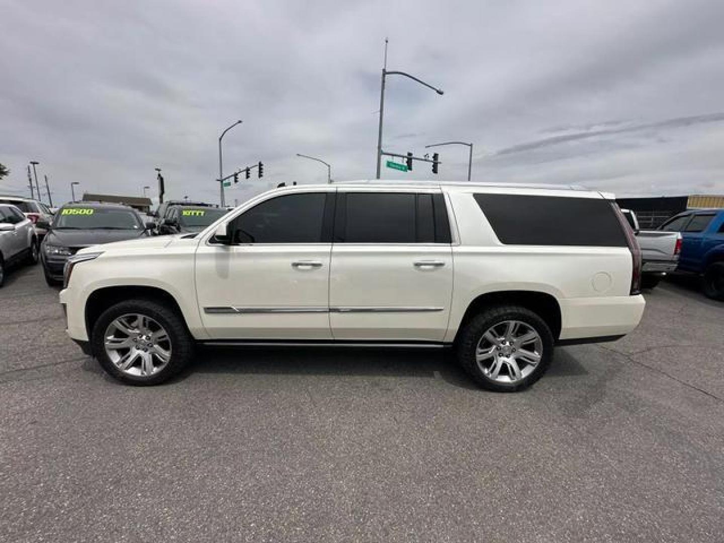 2015 White Cadillac Escalade ESV Premium Sport Utility 4D (1GYS4JKJ0FR) with an V8, Flex Fuel, 6.2 Liter engine, Auto, 6-Spd HD Overdrive transmission, located at 607 W Columbia Drive, Kennewick, WA, 99336, (509) 987-1069, 46.216743, -119.126404 - Photo#7