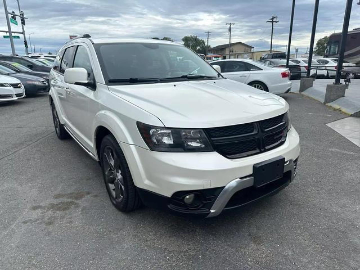 2015 White /No Color Dodge Journey Crossroad Sport Utility 4D (3C4PDDGGXFT) with an V6, 3.6 Liter engine, Automatic, 6-Spd w/AutoStick transmission, located at 607 W Columbia Drive, Kennewick, WA, 99336, (509) 987-1069, 46.216743, -119.126404 - Photo#2