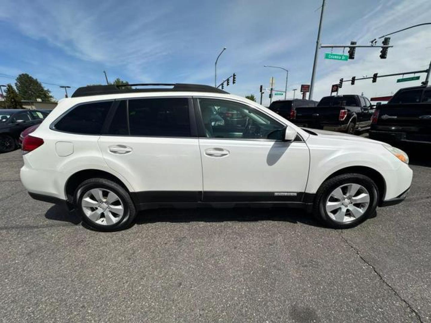 2011 No Color /No Color Subaru Outback 2.5i Premium Wagon 4D (4S4BRBCC1B3) with an 4-Cyl, PZEV, 2.5 Liter engine, Automatic, CVT w/Manual Mode transmission, located at 607 W Columbia Drive, Kennewick, WA, 99336, (509) 987-1069, 46.216743, -119.126404 - Photo#3