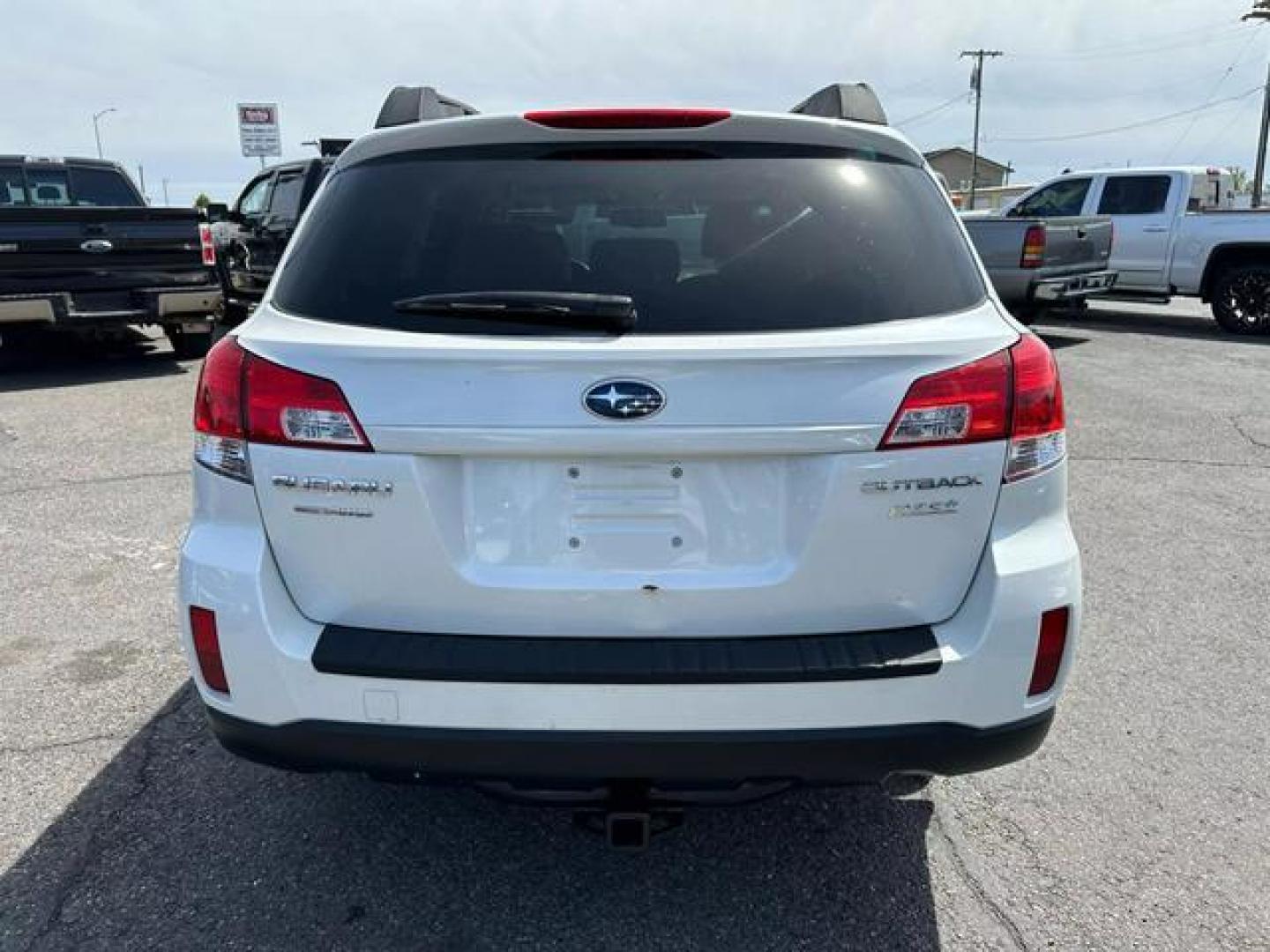 2011 No Color /No Color Subaru Outback 2.5i Premium Wagon 4D (4S4BRBCC1B3) with an 4-Cyl, PZEV, 2.5 Liter engine, Automatic, CVT w/Manual Mode transmission, located at 607 W Columbia Drive, Kennewick, WA, 99336, (509) 987-1069, 46.216743, -119.126404 - Photo#5