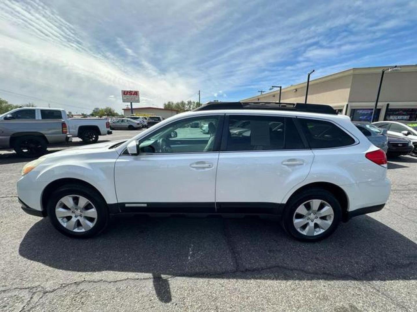 2011 No Color /No Color Subaru Outback 2.5i Premium Wagon 4D (4S4BRBCC1B3) with an 4-Cyl, PZEV, 2.5 Liter engine, Automatic, CVT w/Manual Mode transmission, located at 607 W Columbia Drive, Kennewick, WA, 99336, (509) 987-1069, 46.216743, -119.126404 - Photo#7