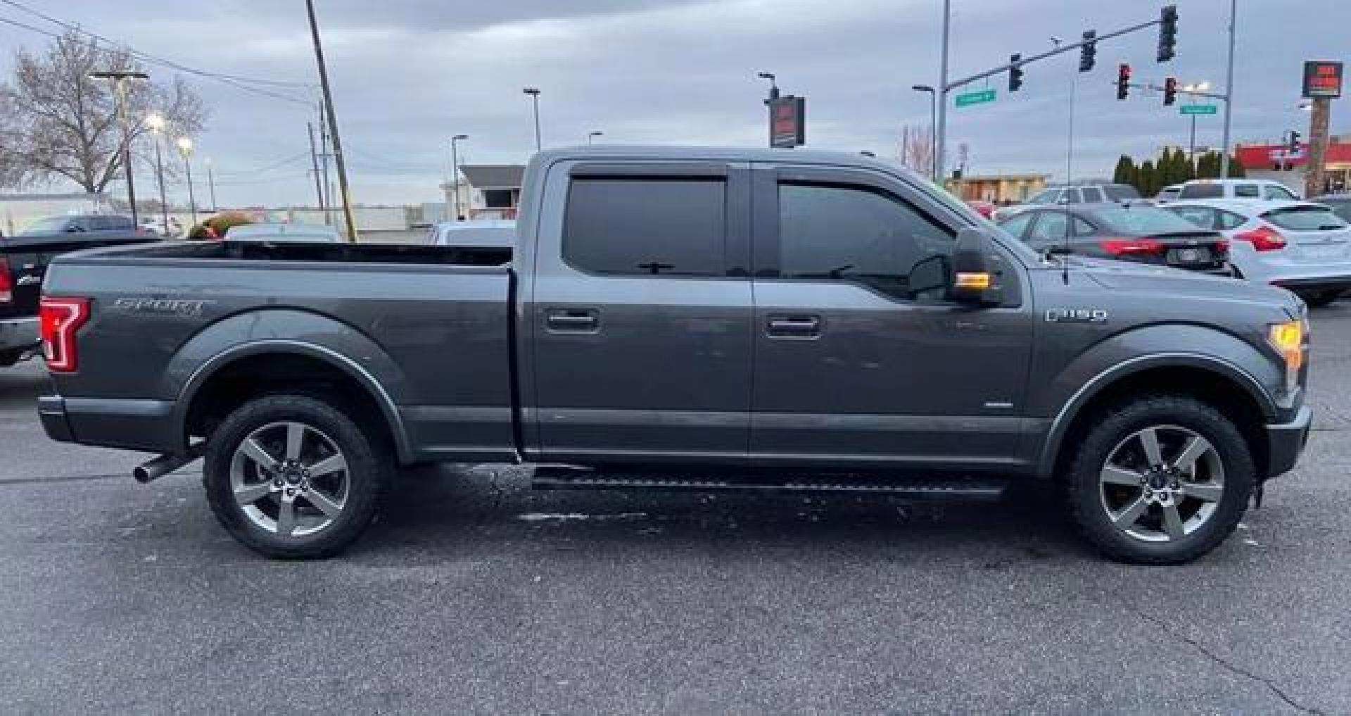 2017 Charcoal /Black Ford F150 SuperCrew Cab XLT Pickup 4D 5 1/2 ft (1FTFW1EG7HF) , Auto, 6-Spd SelShft transmission, located at 607 W Columbia Drive, Kennewick, WA, 99336, (509) 987-1069, 46.216743, -119.126404 - Photo#3