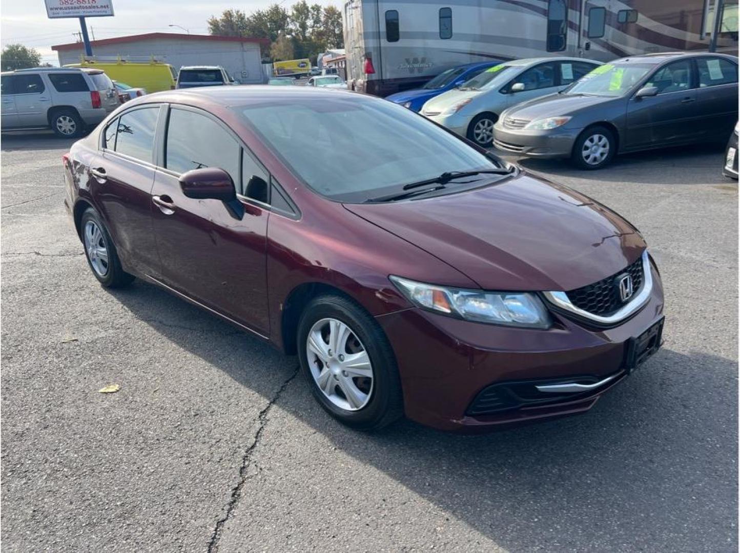 2014 Maroon /No Color Honda Civic LX Sedan 4D (19XFB2F53EE) with an 4-Cyl, i-VTEC, 1.8 Liter engine, Automatic, CVT transmission, located at 607 W Columbia Drive, Kennewick, WA, 99336, (509) 987-1069, 46.216743, -119.126404 - Photo#2