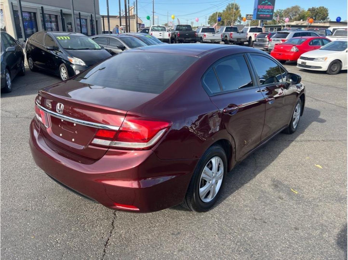 2014 Maroon /No Color Honda Civic LX Sedan 4D (19XFB2F53EE) with an 4-Cyl, i-VTEC, 1.8 Liter engine, Automatic, CVT transmission, located at 607 W Columbia Drive, Kennewick, WA, 99336, (509) 987-1069, 46.216743, -119.126404 - Photo#4