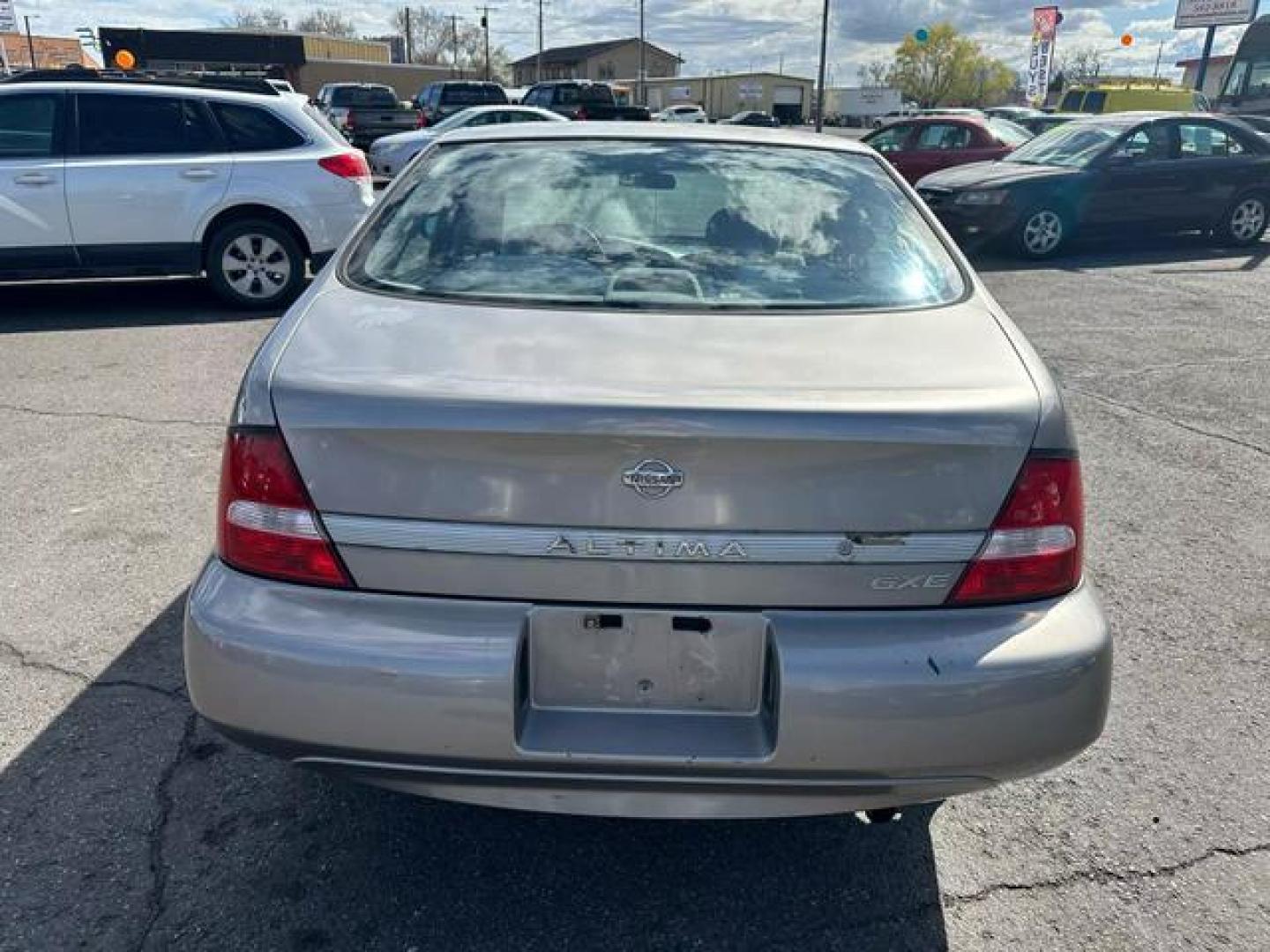 2001 Nissan Altima SE Sedan 4D (1N4DL01D71C) , Automatic transmission, located at 607 W Columbia Drive, Kennewick, WA, 99336, (509) 987-1069, 46.216743, -119.126404 - Photo#3