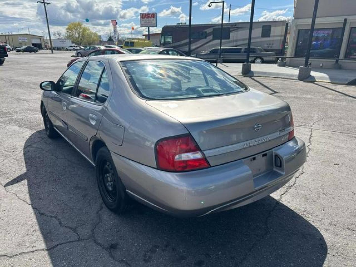 2001 Nissan Altima SE Sedan 4D (1N4DL01D71C) , Automatic transmission, located at 607 W Columbia Drive, Kennewick, WA, 99336, (509) 987-1069, 46.216743, -119.126404 - Photo#4