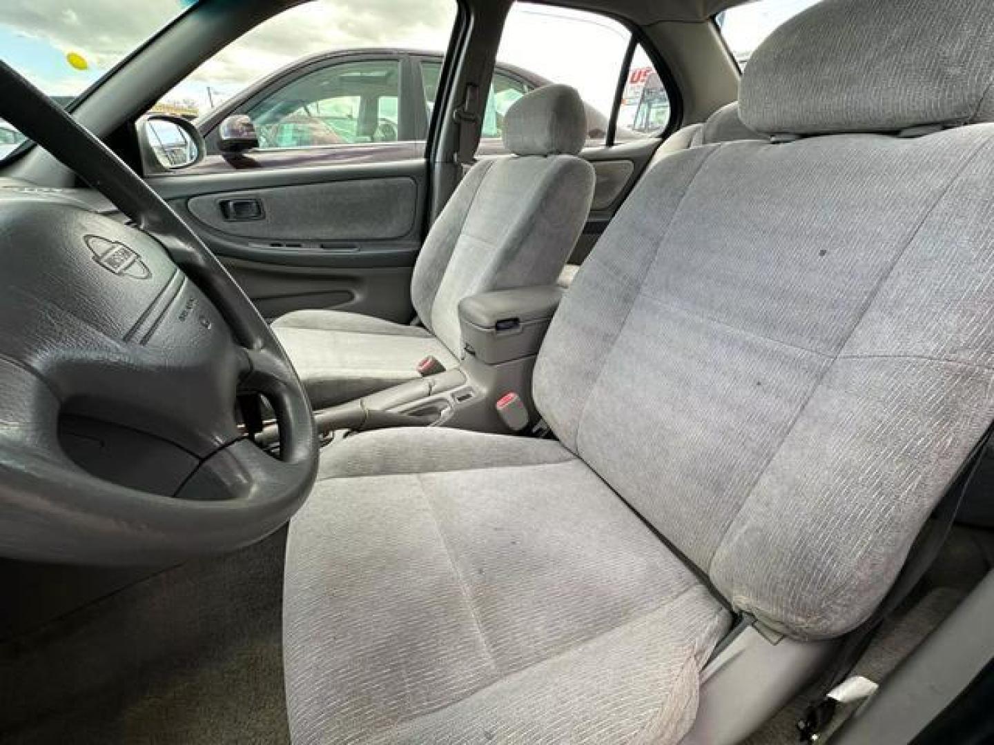 2001 Nissan Altima SE Sedan 4D (1N4DL01D71C) , Automatic transmission, located at 607 W Columbia Drive, Kennewick, WA, 99336, (509) 987-1069, 46.216743, -119.126404 - Photo#7