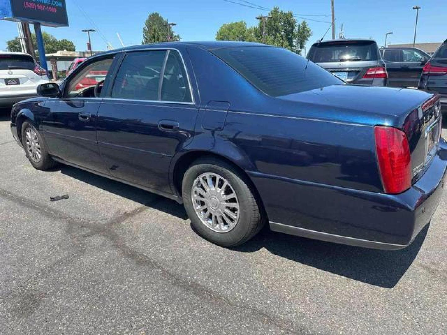 2003 Navy Blue /Off White Cadillac DeVille DHS Sedan 4D (1G6KE54Y83U) , Automatic transmission, located at 607 W Columbia Drive, Kennewick, WA, 99336, (509) 987-1069, 46.216743, -119.126404 - Photo#2