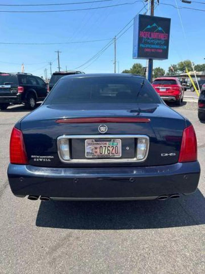 2003 Navy Blue /Off White Cadillac DeVille DHS Sedan 4D (1G6KE54Y83U) , Automatic transmission, located at 607 W Columbia Drive, Kennewick, WA, 99336, (509) 987-1069, 46.216743, -119.126404 - Photo#3